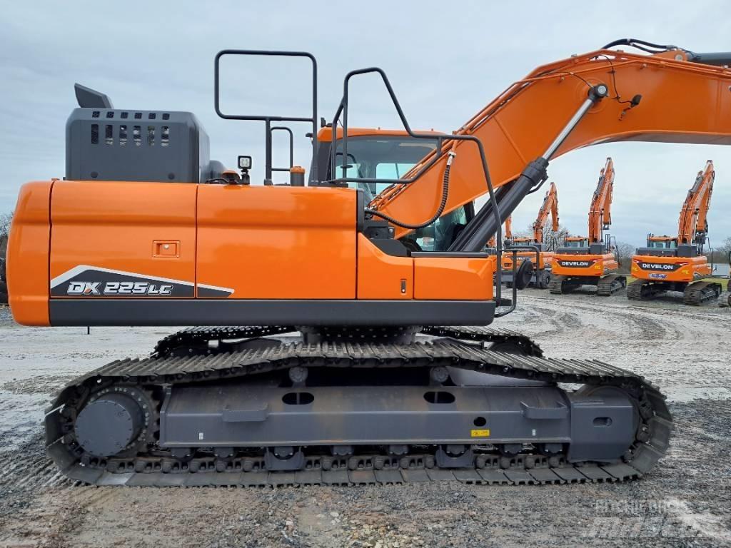 Develon DX 225 LC-7 대형 굴삭기 29톤 이상