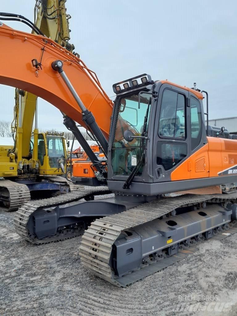Develon DX 225 LC-7 대형 굴삭기 29톤 이상
