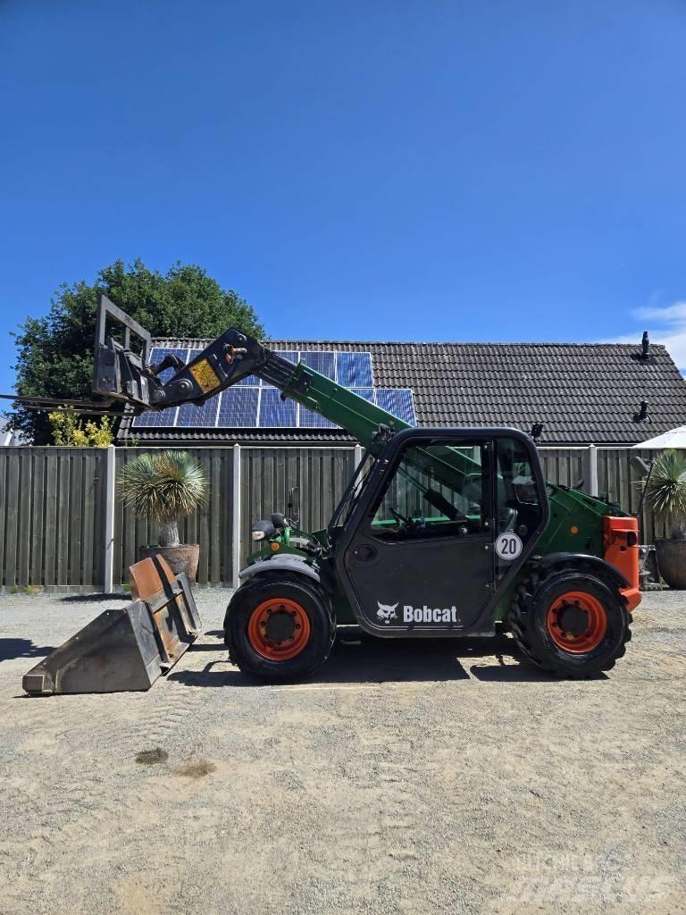 Bobcat T 2250 텔러 핸들러
