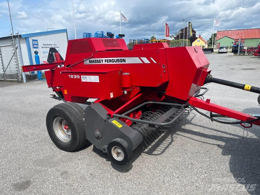 Massey Ferguson 1839 각형 곤포기