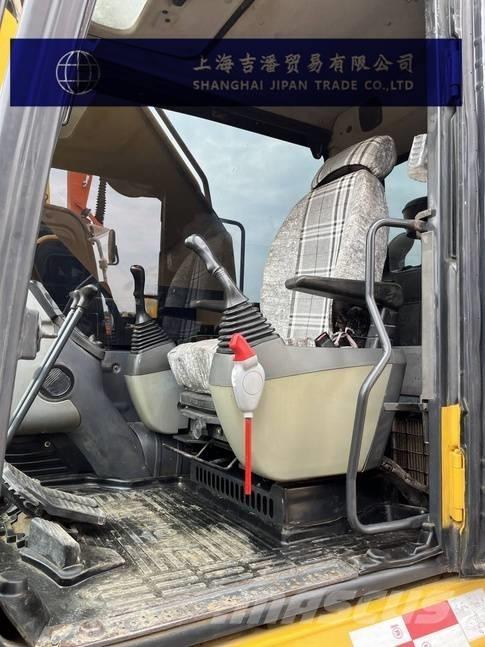 Komatsu PC 240 대형 굴삭기 29톤 이상
