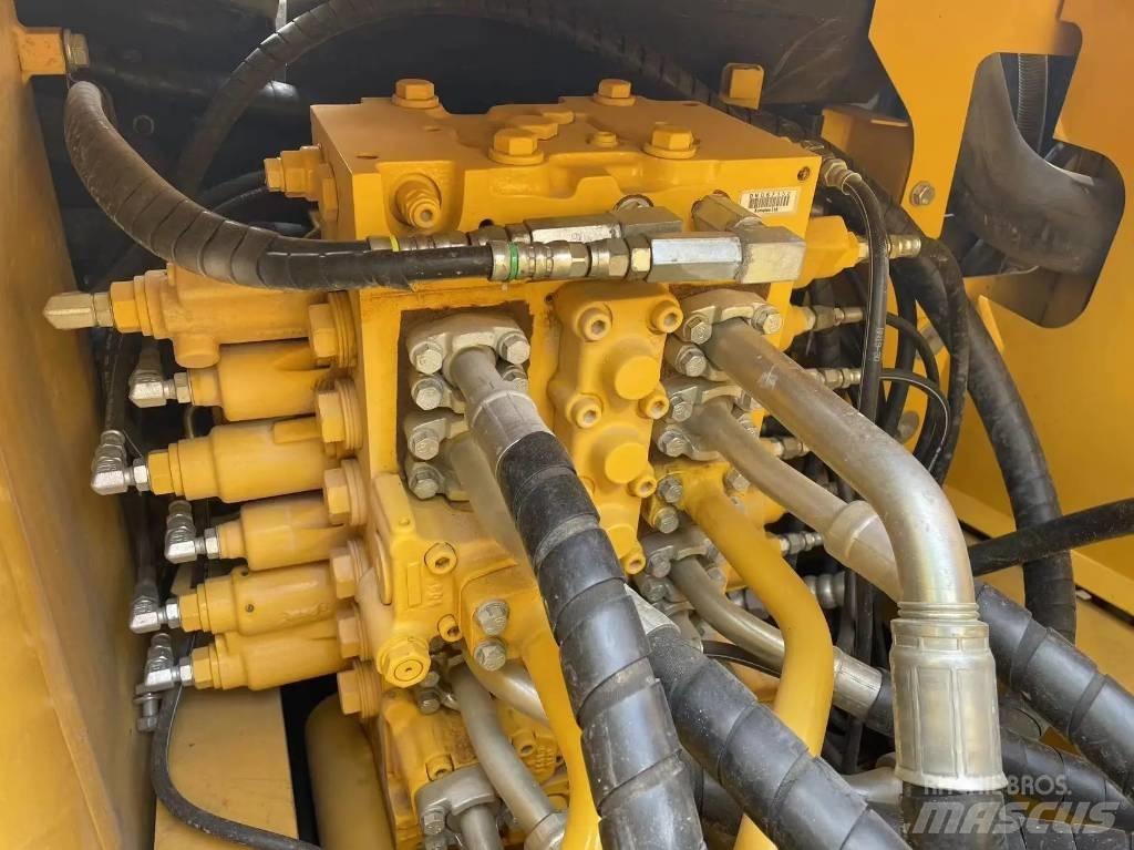 Komatsu PC200-8 대형 굴삭기 29톤 이상