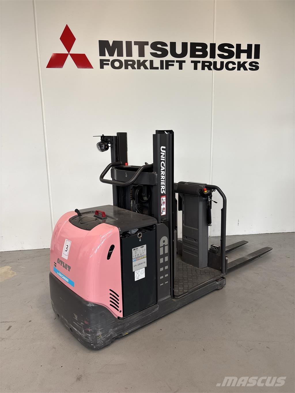 UniCarriers EPL100 경량 반출 리프터