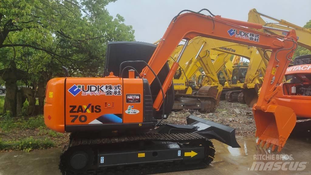 Hitachi ZX 70 소형 굴삭기 7톤 미만