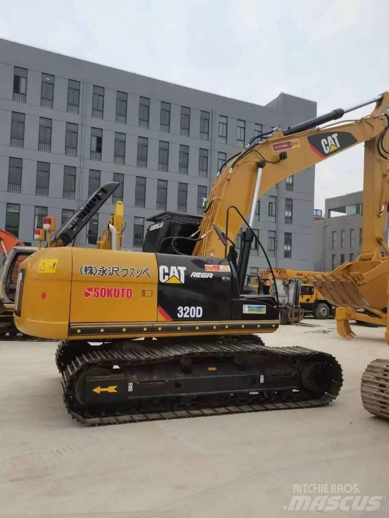 CAT 320 D 대형 굴삭기 29톤 이상