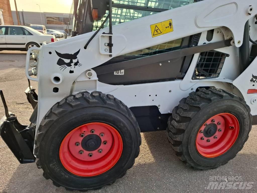 Bobcat S 530  스키드로더