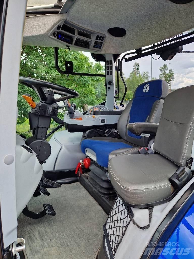 New Holland T 7.245 트랙터