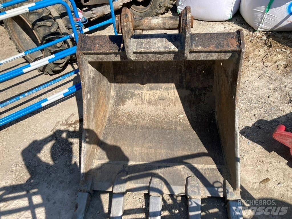 Hitachi ZX 135 US-6 대형 굴삭기 29톤 이상