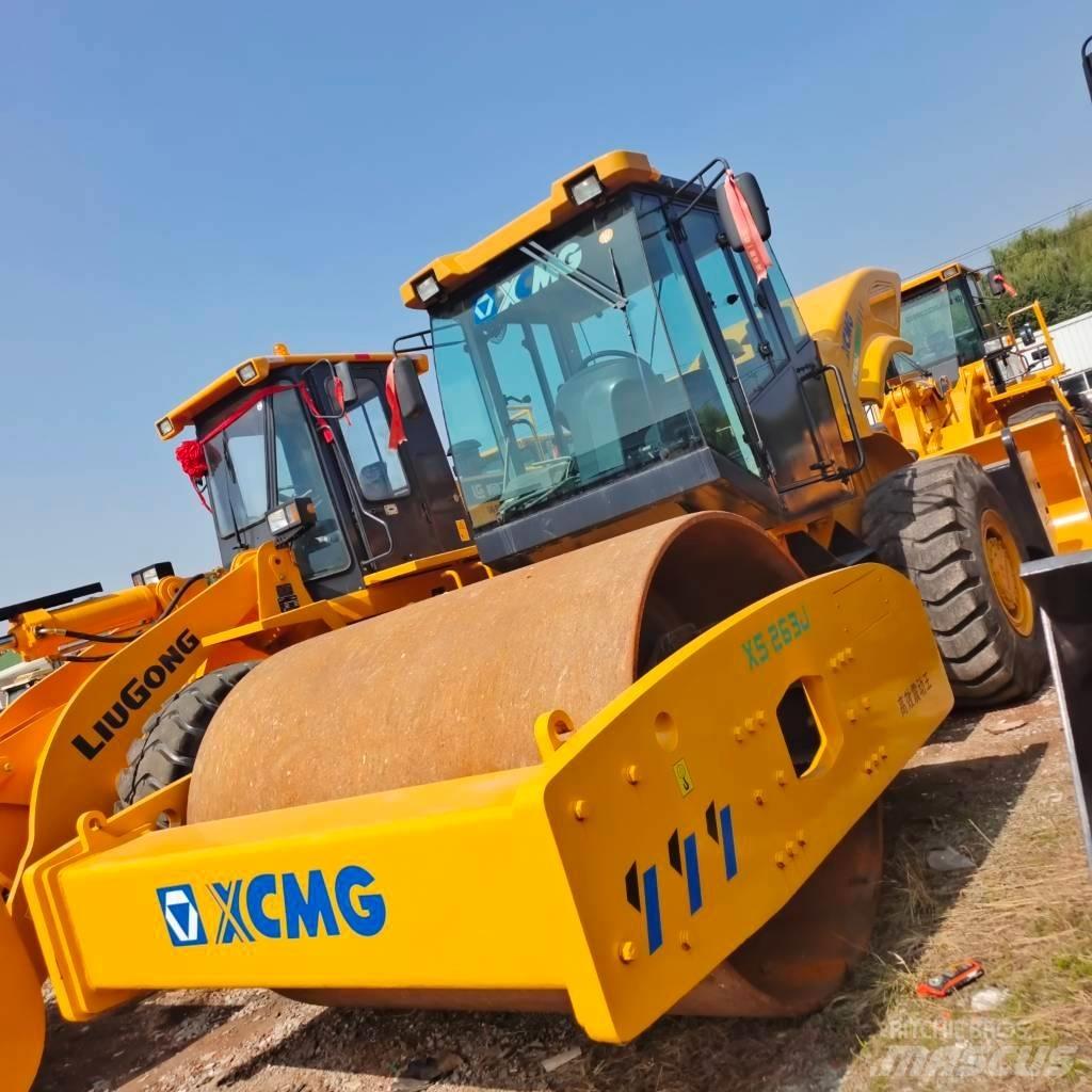 XCMG XS263J 싱글 드럼 롤러