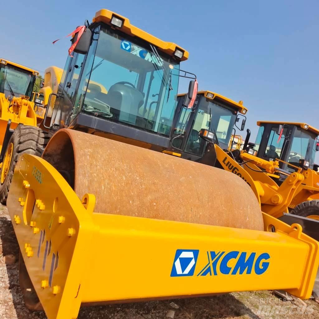 XCMG XS263J 싱글 드럼 롤러