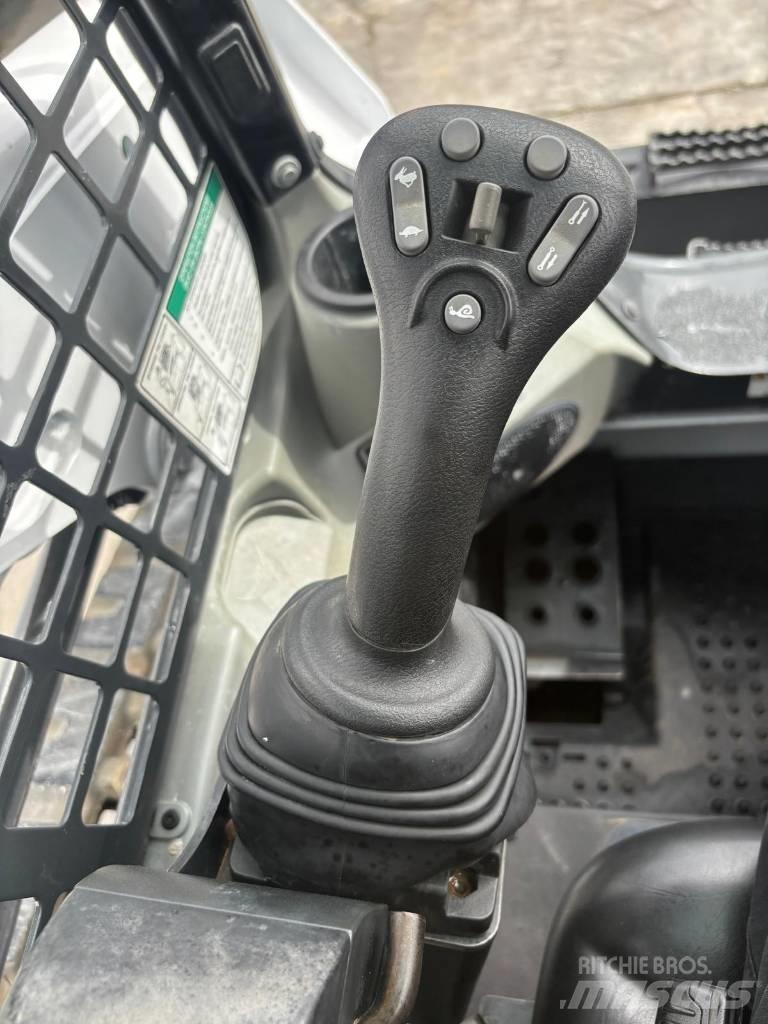 Bobcat T 550  스키드로더