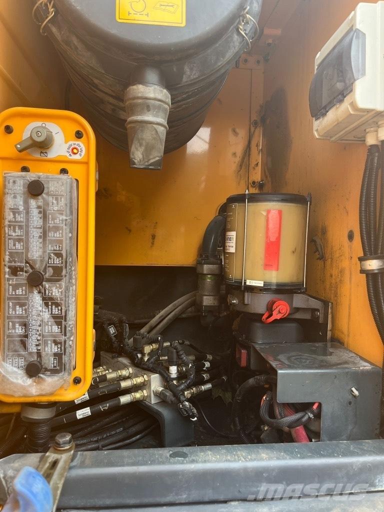 Hyundai HX 300 NL 대형 굴삭기 29톤 이상