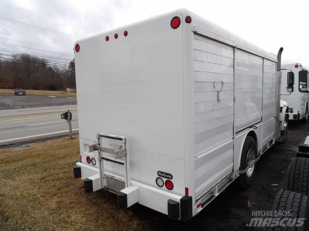 Freightliner M2 음료 배달 트럭