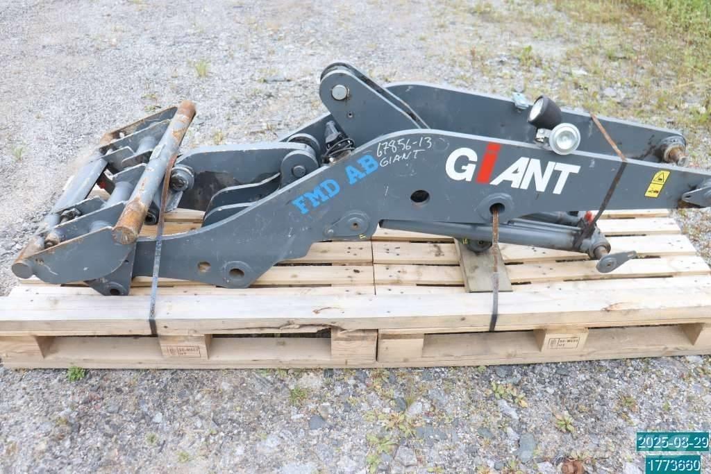 GiANT V 6004 T 미니 로더