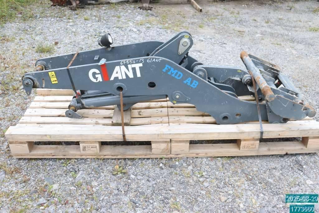 GiANT V 6004 T 미니 로더