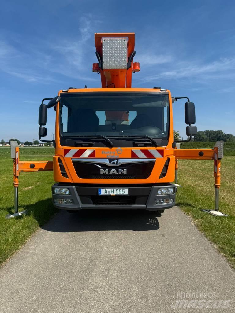 Palfinger P 300 KS 트럭 탑재 고소작업대