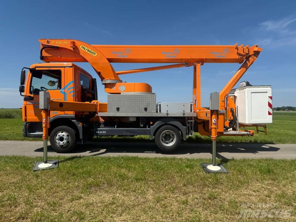 Palfinger P 300 KS 트럭 탑재 고소작업대