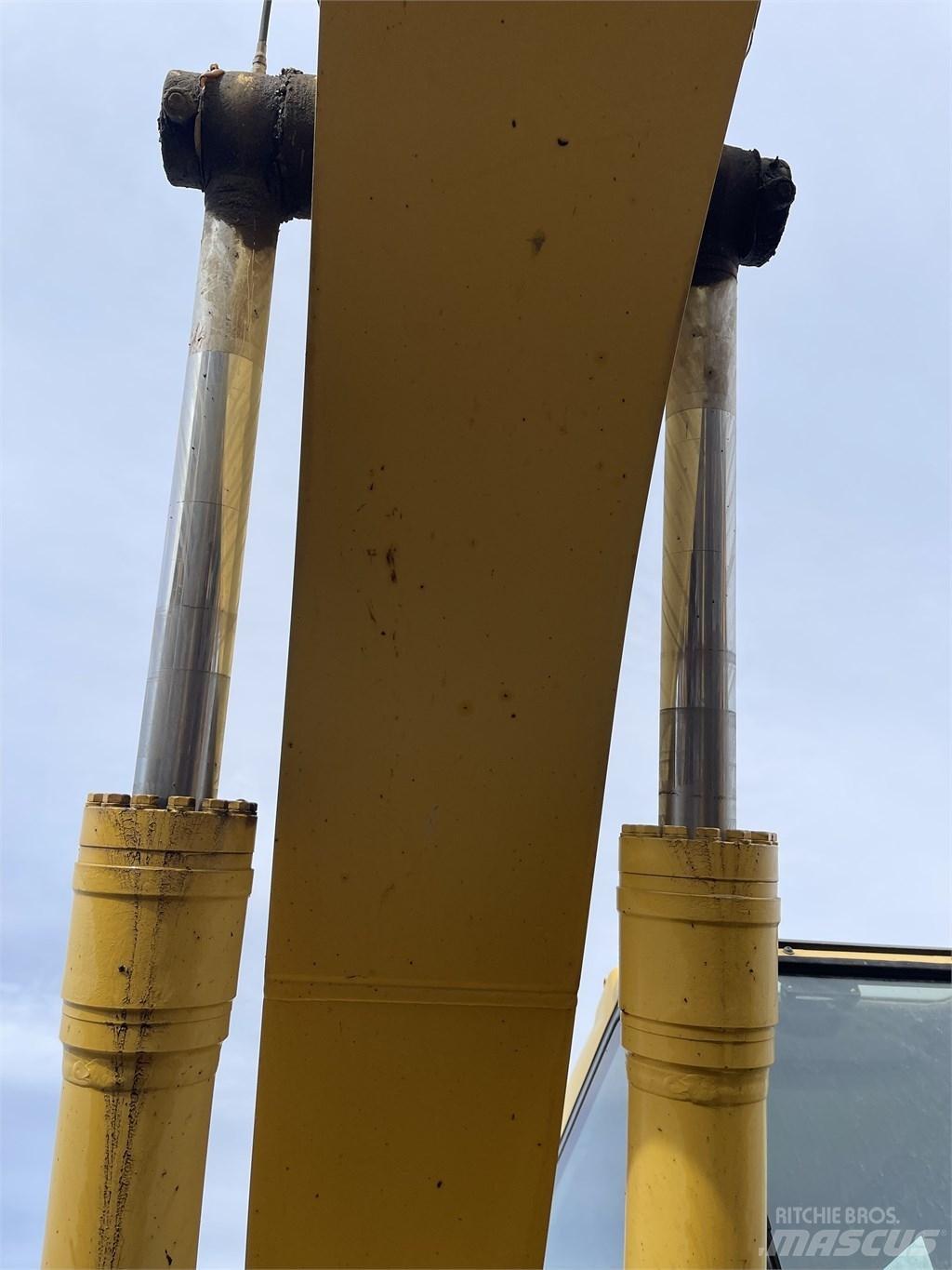 Komatsu PC 200 LC-7 대형 굴삭기 29톤 이상