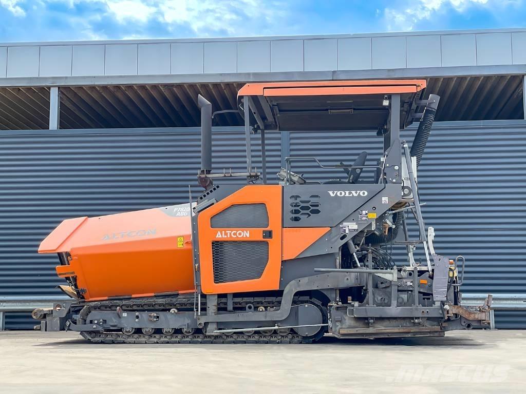 Volvo P7820C 아스팔트 포장장비