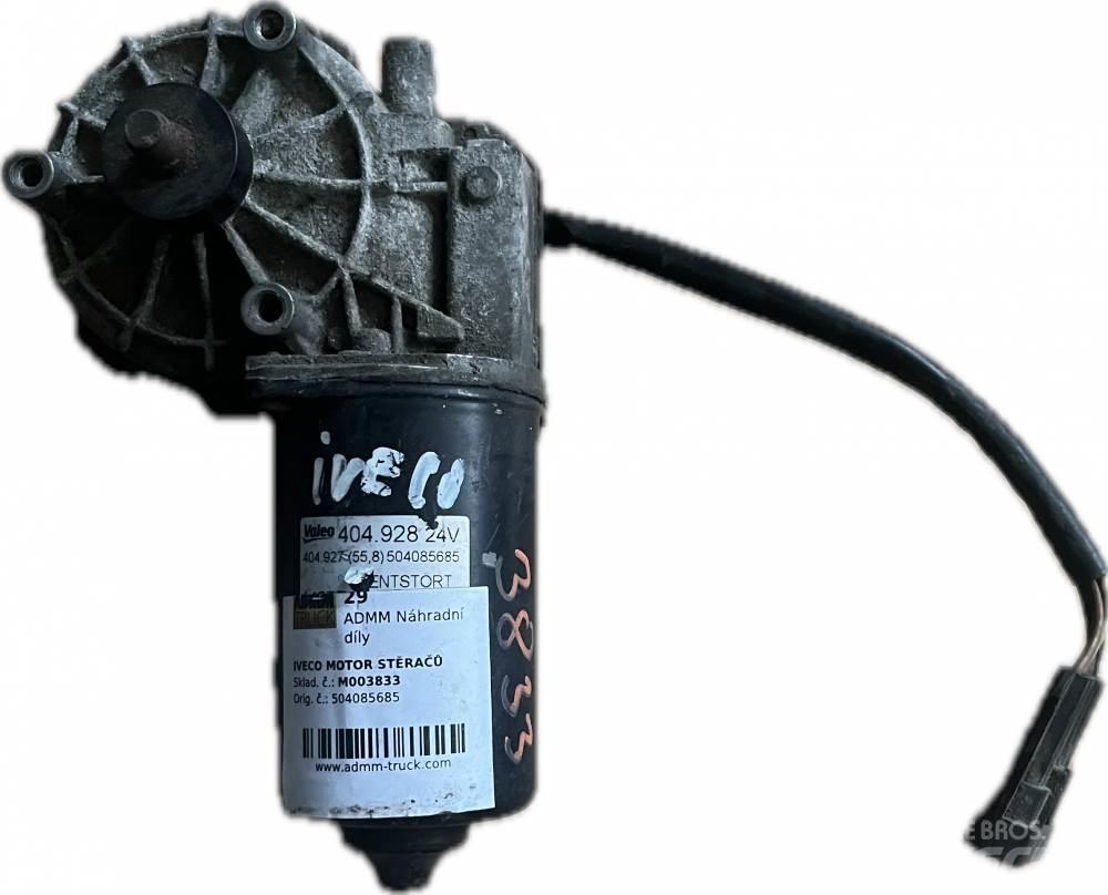  MOTOR STĚRAČŮ 엔진