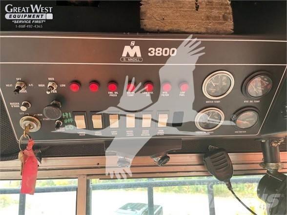 Madill 3800 굴절식 크레인