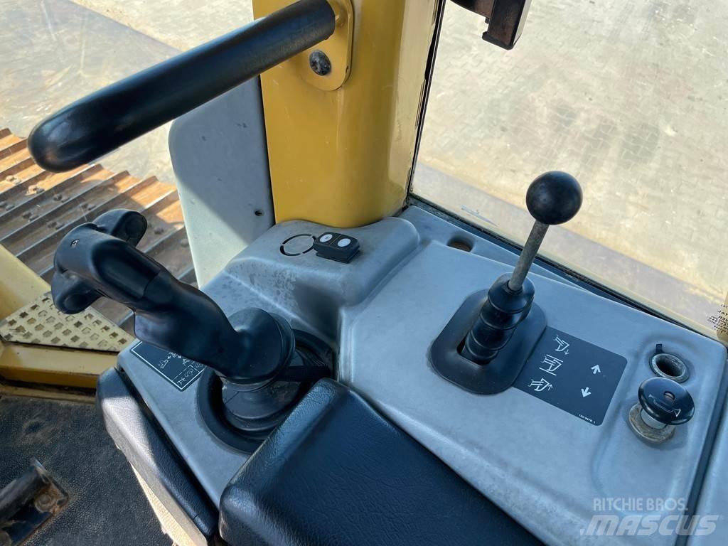 CAT D6N XL 크롤러 도저