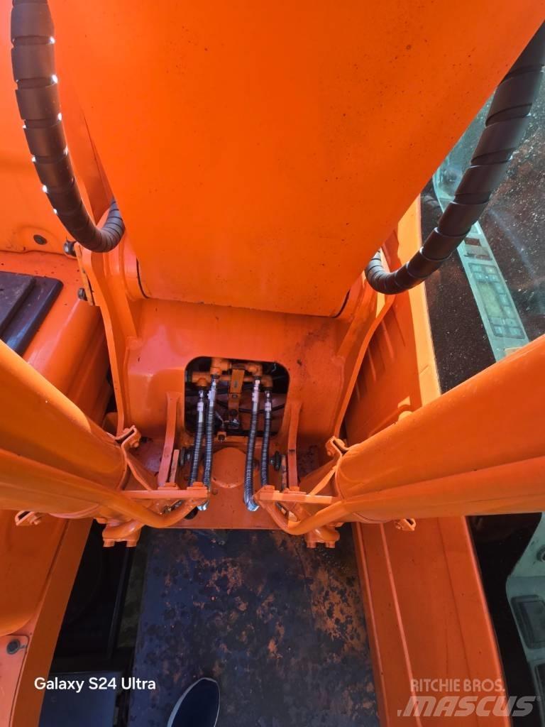 Doosan DX 140WA  휠 굴삭기