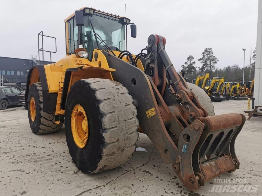 Volvo L220F  휠로우더