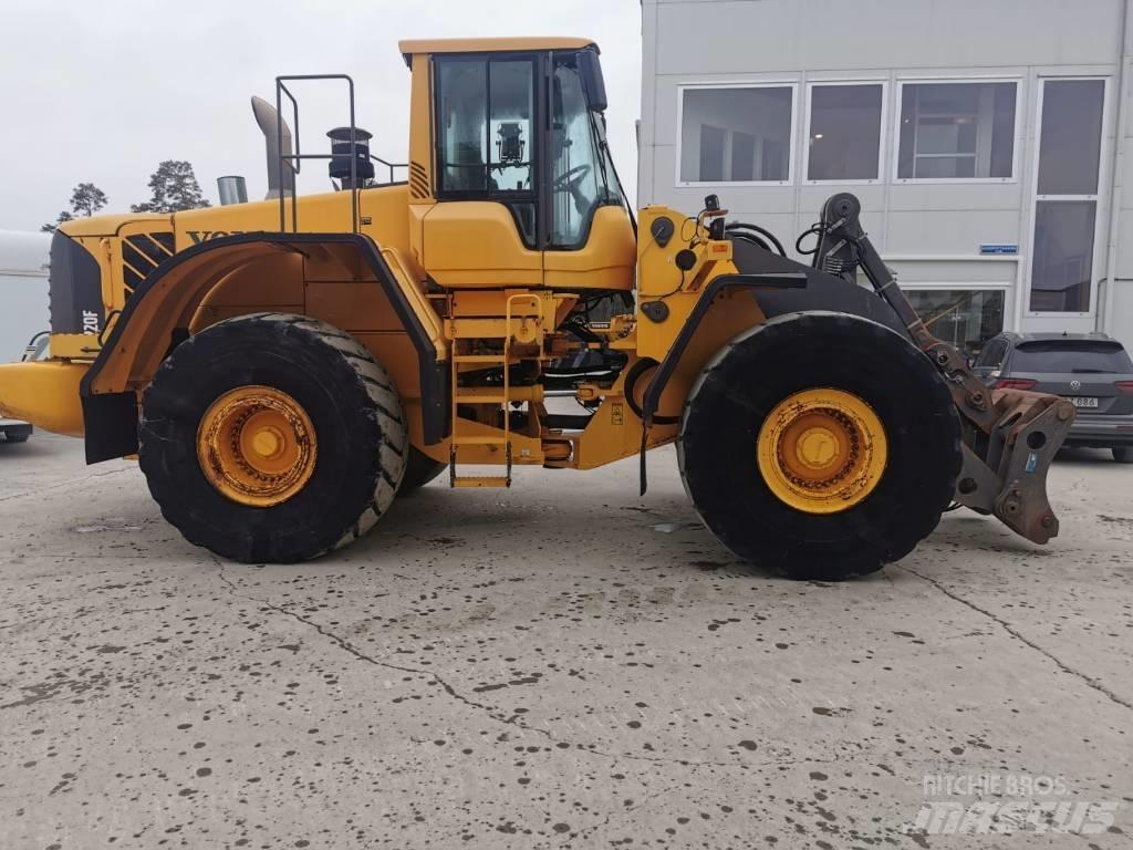 Volvo L220F  휠로우더