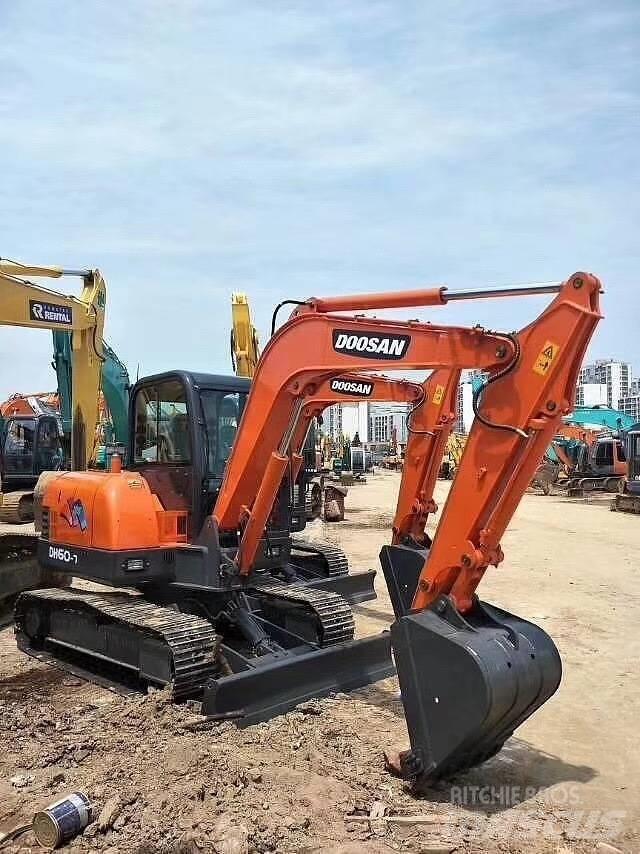Doosan DH 60 소형 굴삭기 7톤 미만