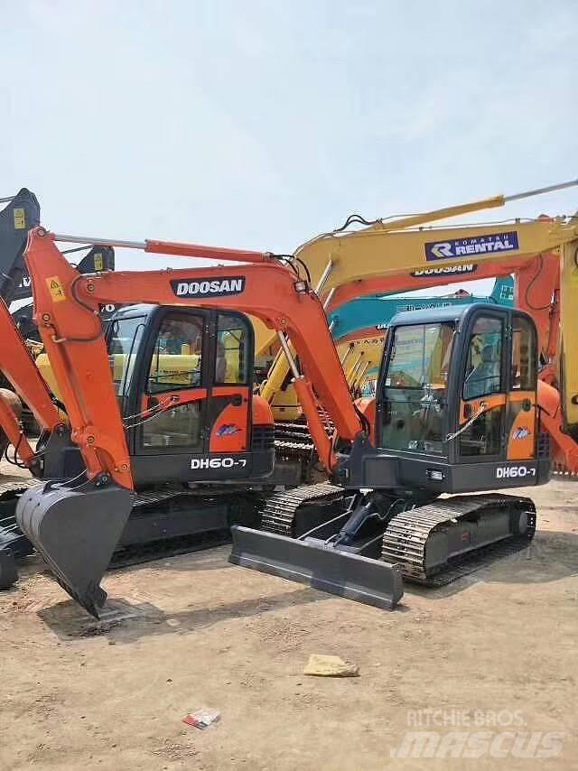 Doosan DH 60 소형 굴삭기 7톤 미만