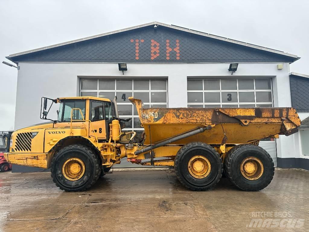 Volvo A 25 D Nr.8 연결식 홀러