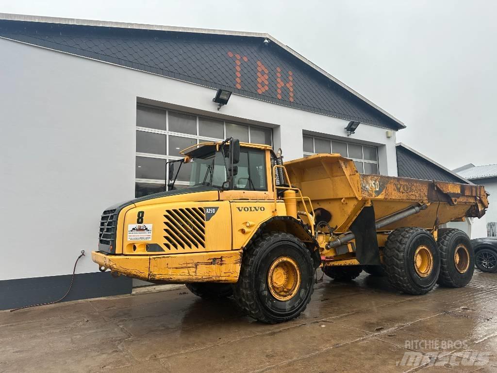 Volvo A 25 D Nr.8 연결식 홀러