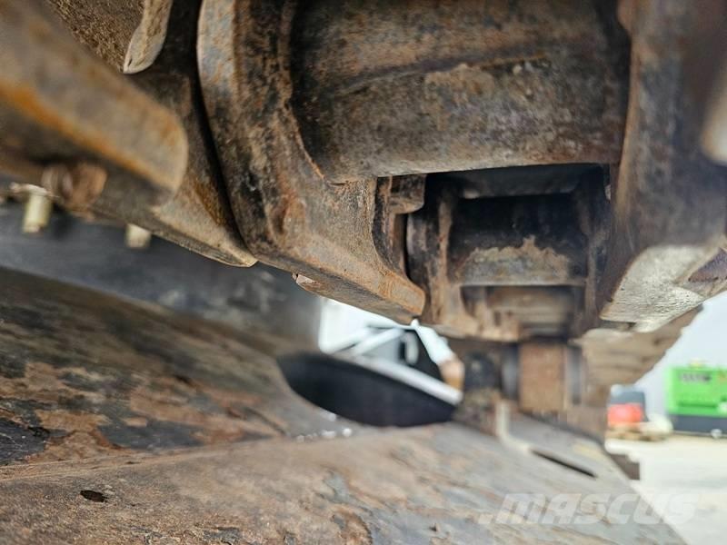 Hitachi ZX 135 US-6 대형 굴삭기 29톤 이상