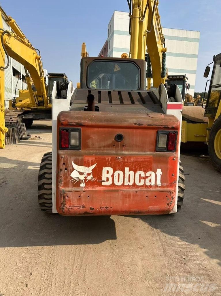 Bobcat S 220  스키드로더