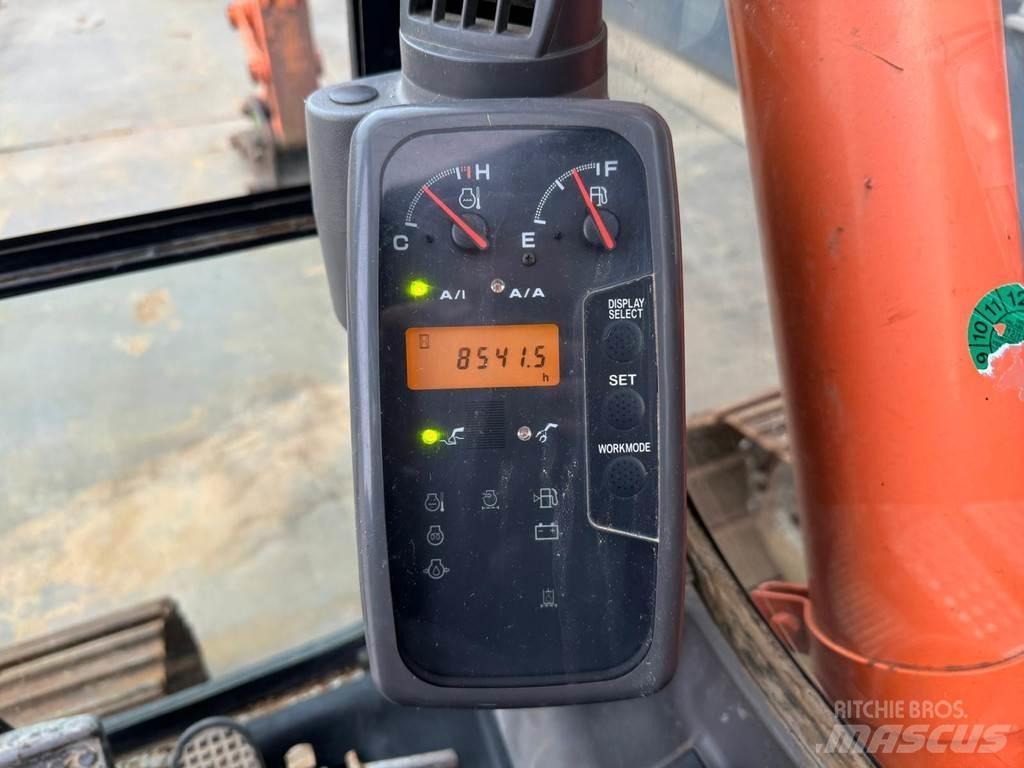 Hitachi ZX135US 대형 굴삭기 29톤 이상
