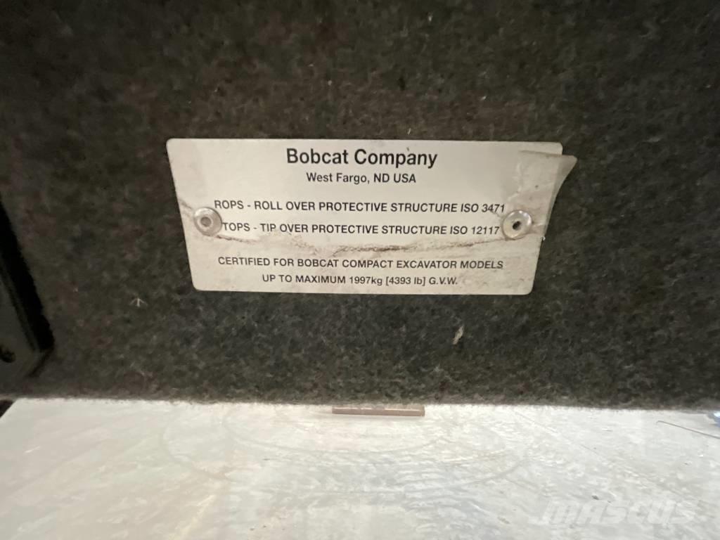 Bobcat E 16 캐빈 및 인테리어