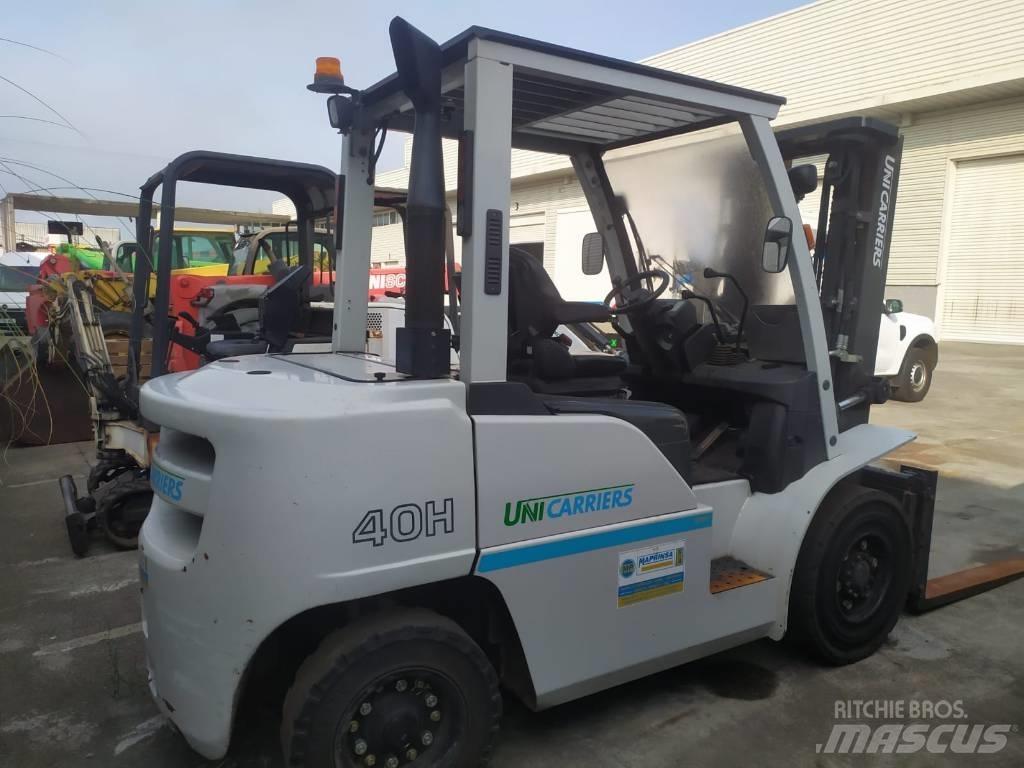 UniCarriers D1F4A40Q 사이드로더