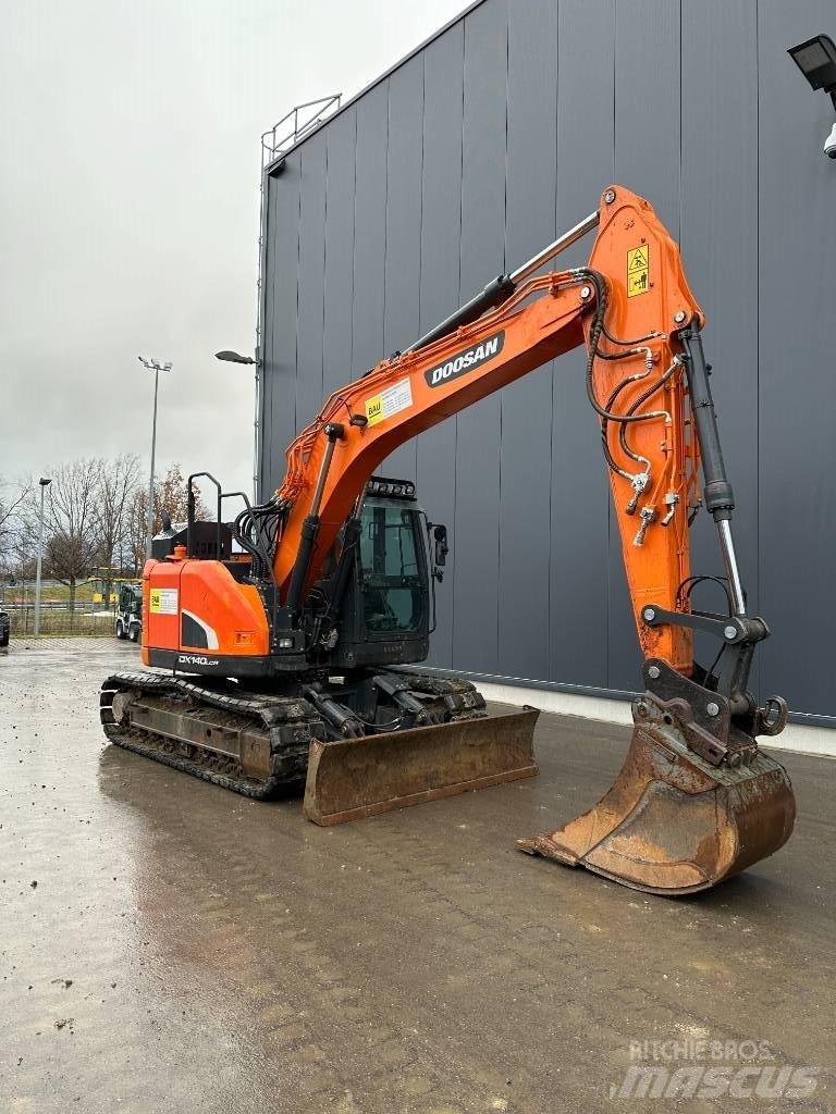 Doosan DX 140 LCR-5 대형 굴삭기 29톤 이상