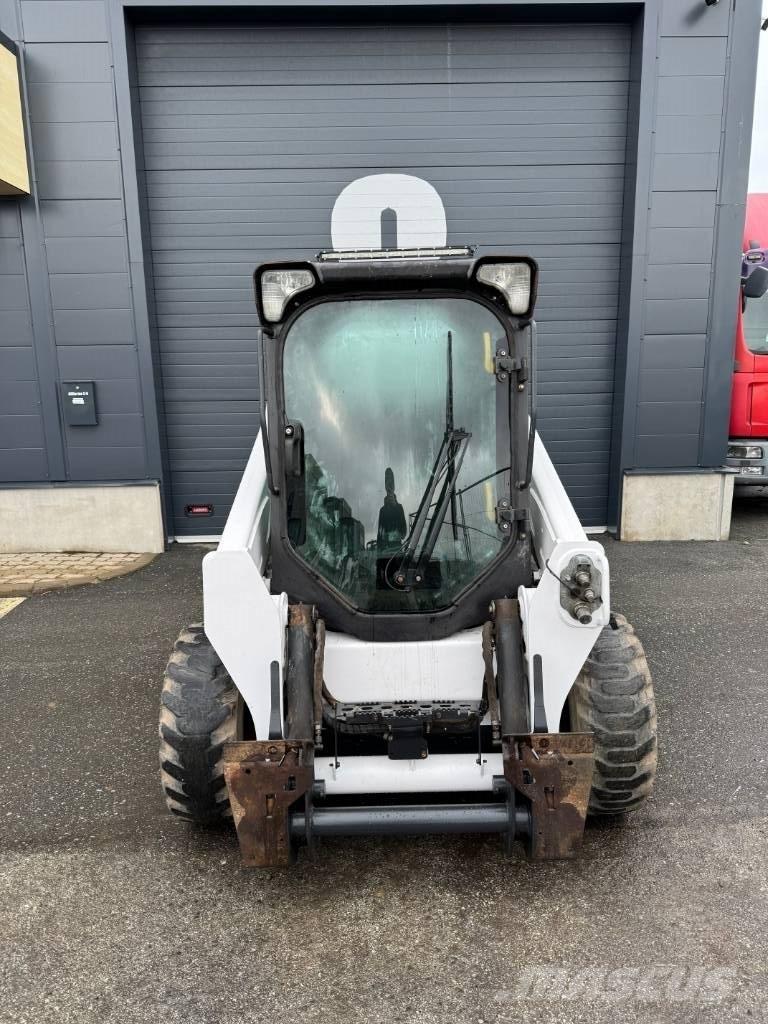 Bobcat S 530  스키드로더