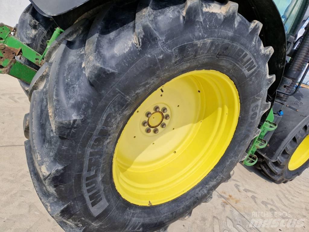 John Deere 6115 R 트랙터