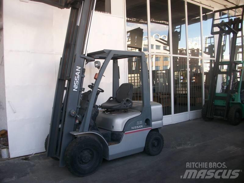 Nissan PL02A25 LPG 지게차