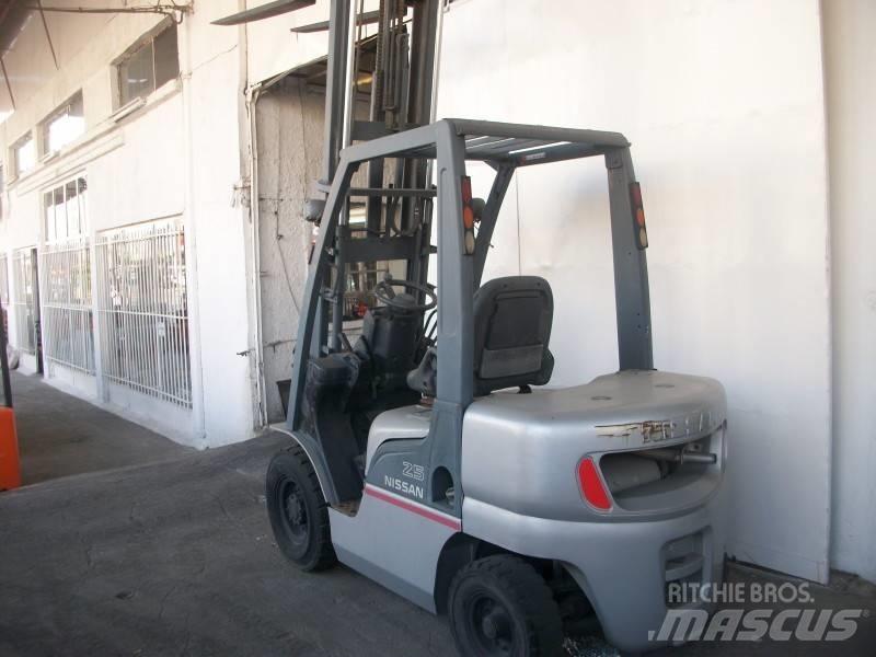 Nissan PL02A25 LPG 지게차