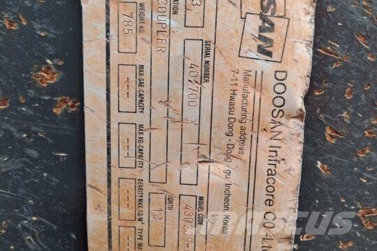 Develon Hitch 소형 굴삭기 7톤 미만