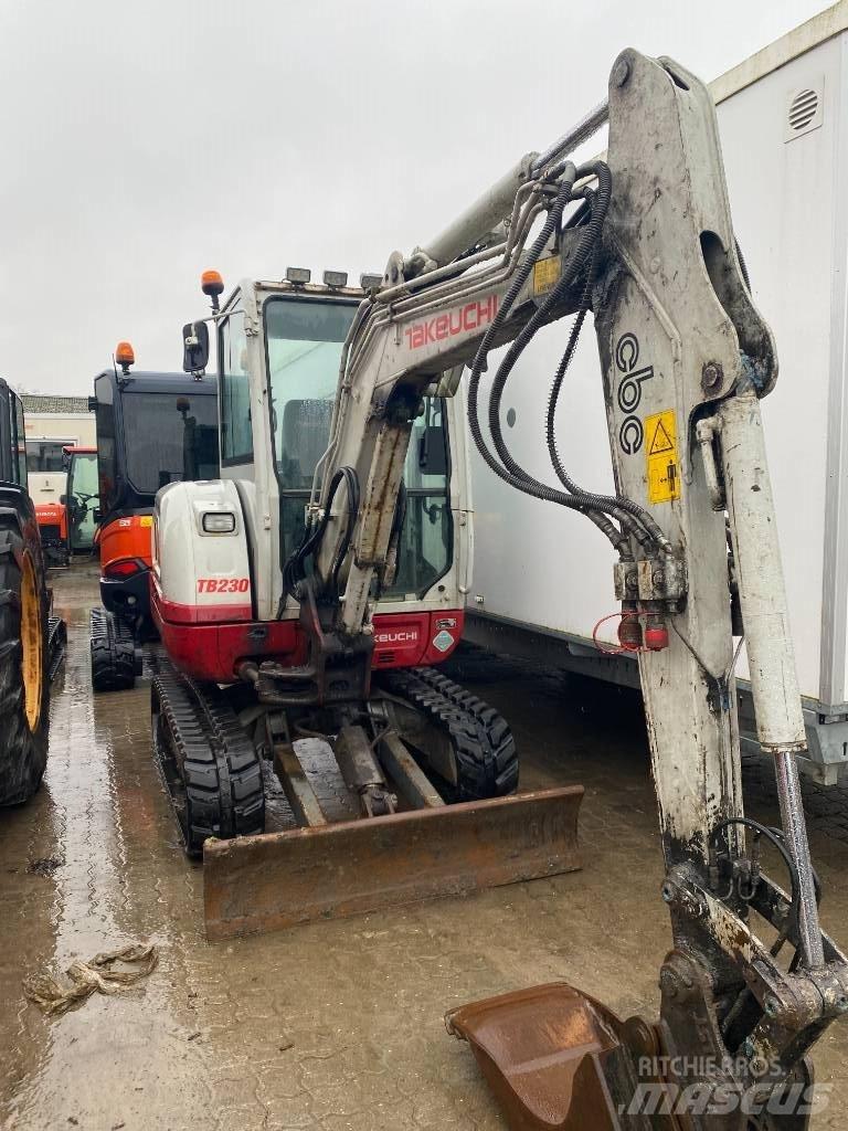 Takeuchi TB 230 소형 굴삭기 7톤 미만