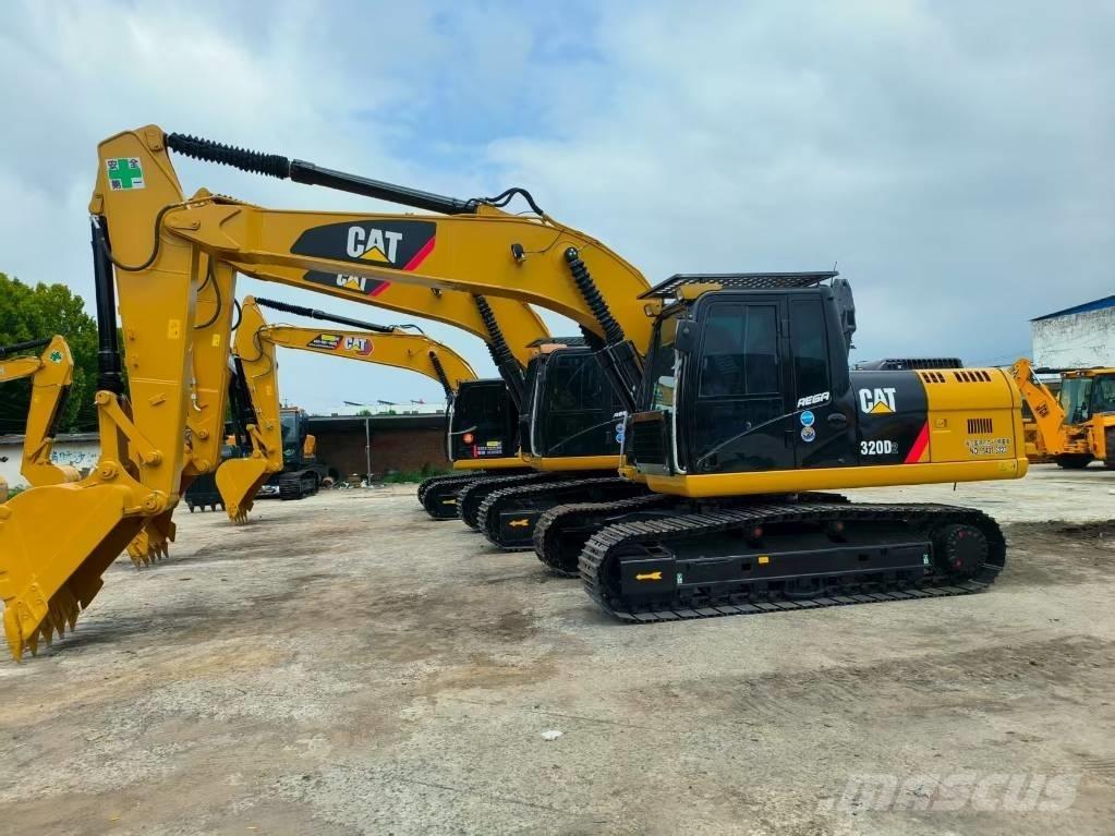 CAT 320 D 대형 굴삭기 29톤 이상