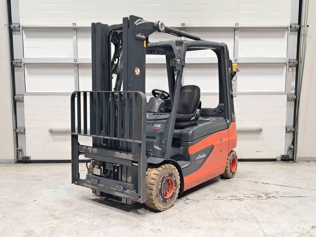 Linde E30L-01 전동 지게차