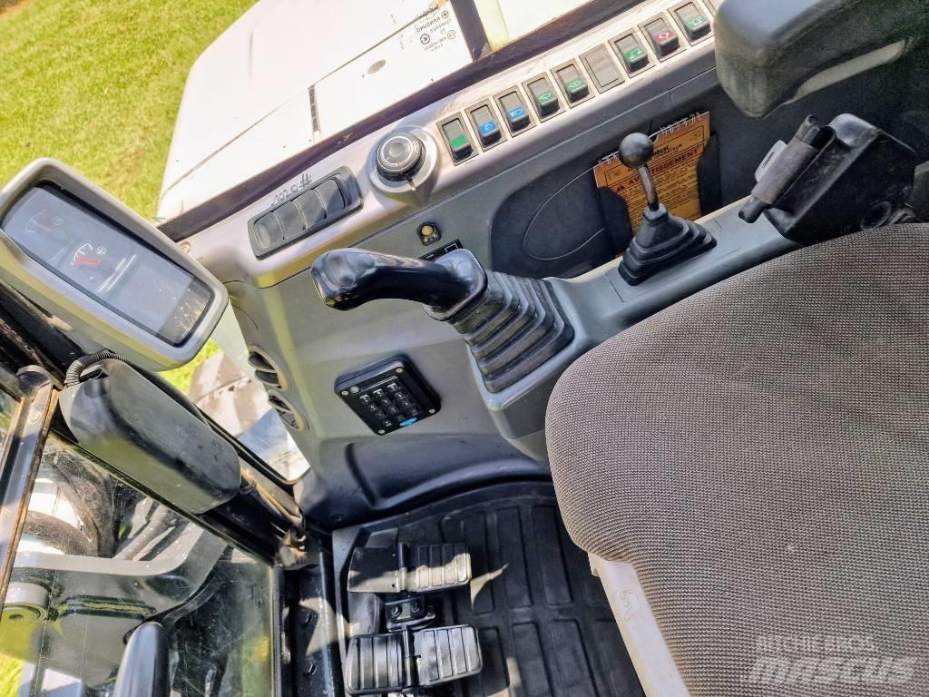 Bobcat E 80 중형굴삭기 7톤-28톤