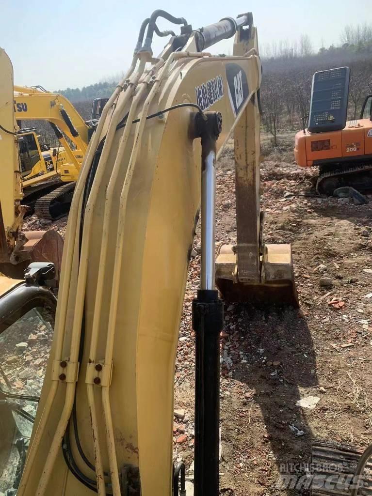 CAT 323D2 대형 굴삭기 29톤 이상
