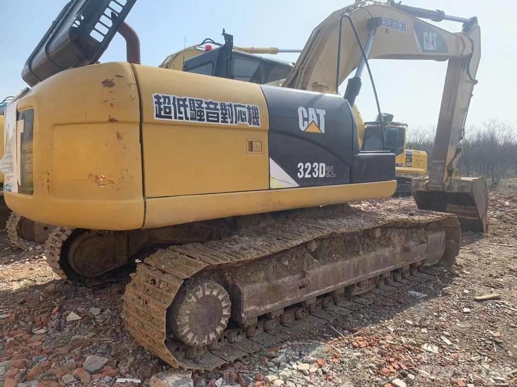 CAT 323D2 대형 굴삭기 29톤 이상